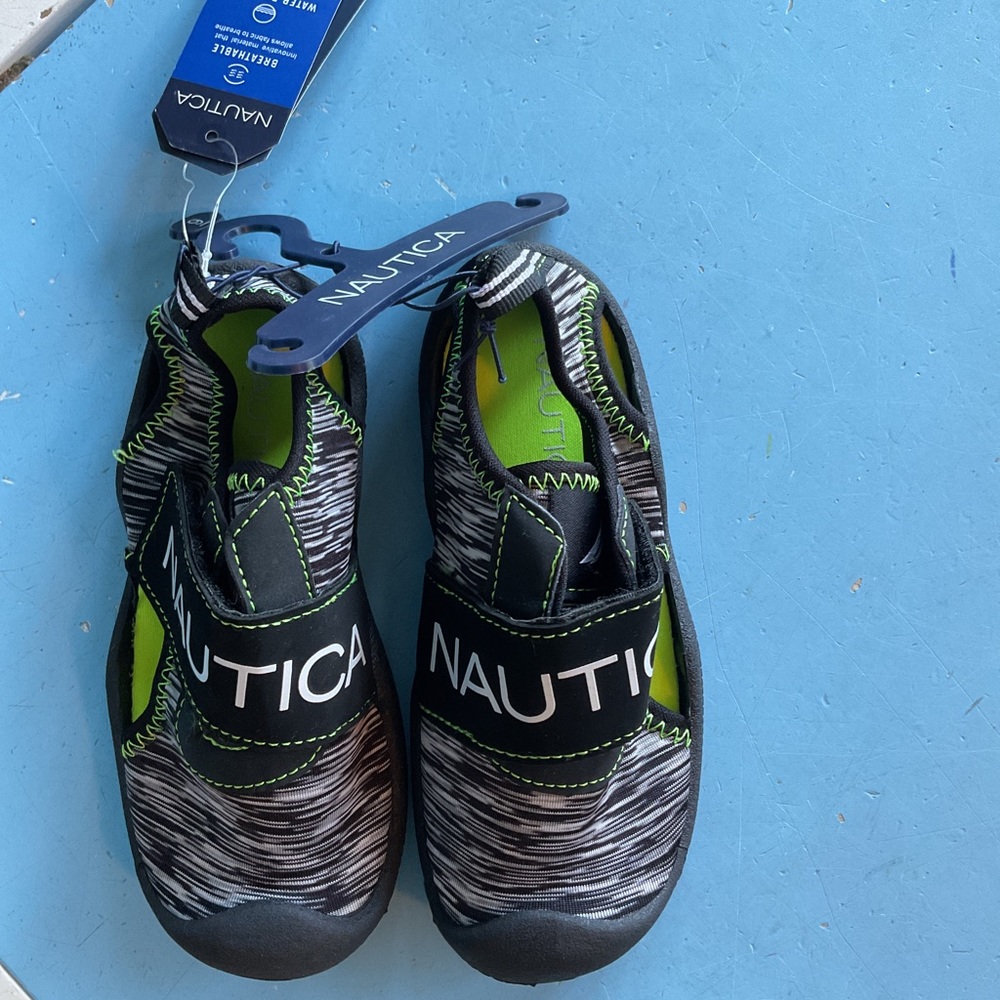 NWT!!! Nautica toddler boy water shoes